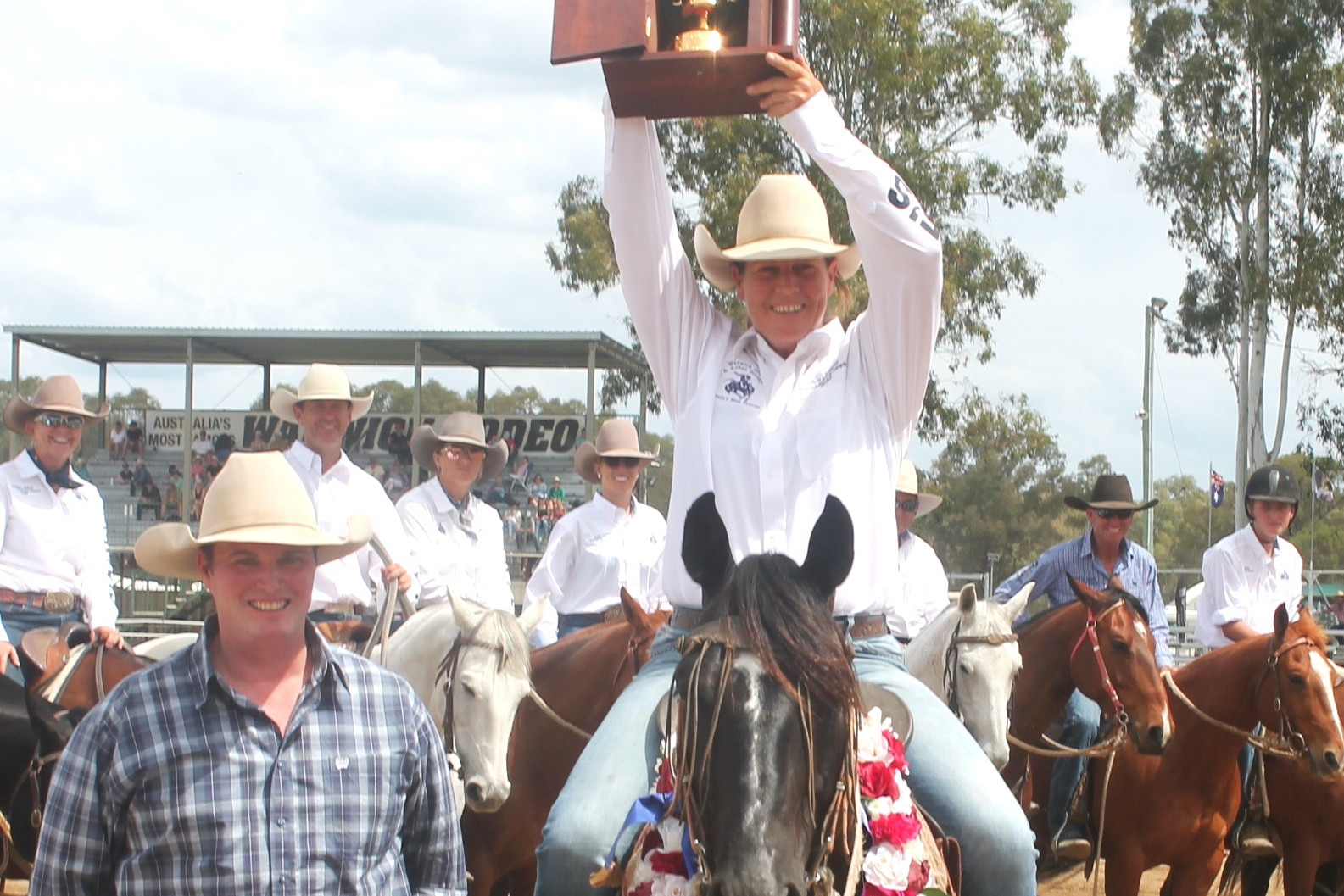 Jason Denny from Black Toyota was one of the sponsors of the Pryde’s EasiFeed Warwick Gold Cup campdraft, pictured with winner Kimberley Sammon.