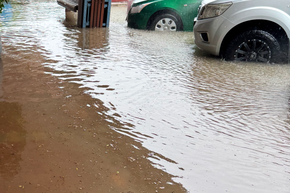 Deluge in front of Gracious Giving, Stanthorpe, on December 31.